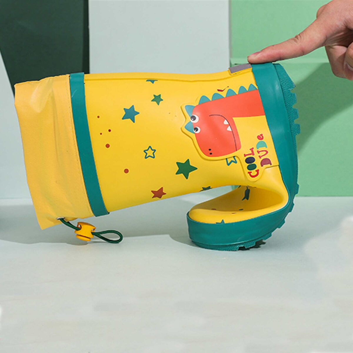 Yellow cuff cartoon children's rain boots flexibility display picture